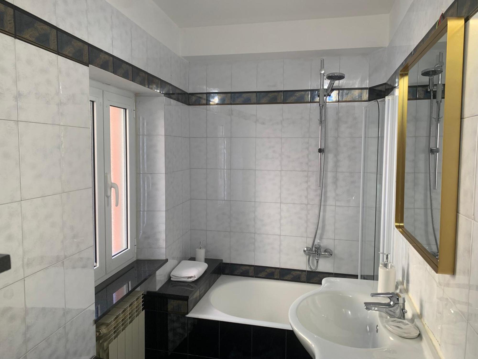 The First Colombo Brignole XX Settembre Apartment Генуа Екстериор снимка