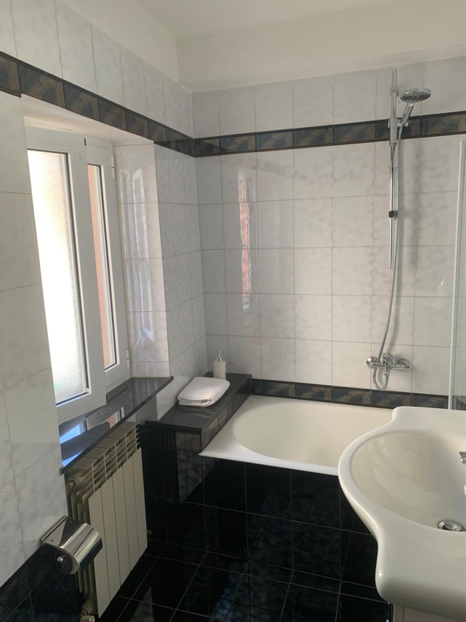 The First Colombo Brignole XX Settembre Apartment Генуа Екстериор снимка