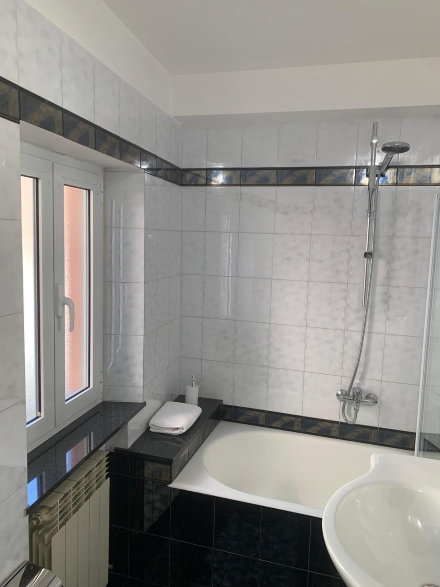 The First Colombo Brignole XX Settembre Apartment Генуа Екстериор снимка
